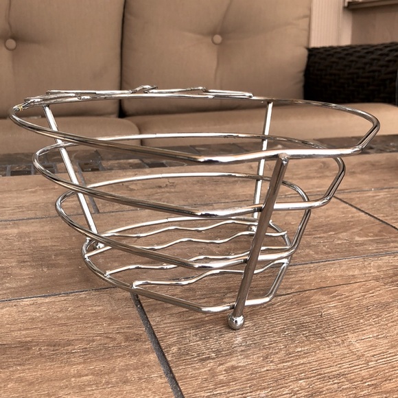 Metal Apple Basket - Picture 2 of 6